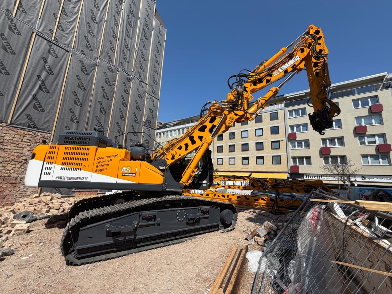 Bagger in Giraffen-Optik