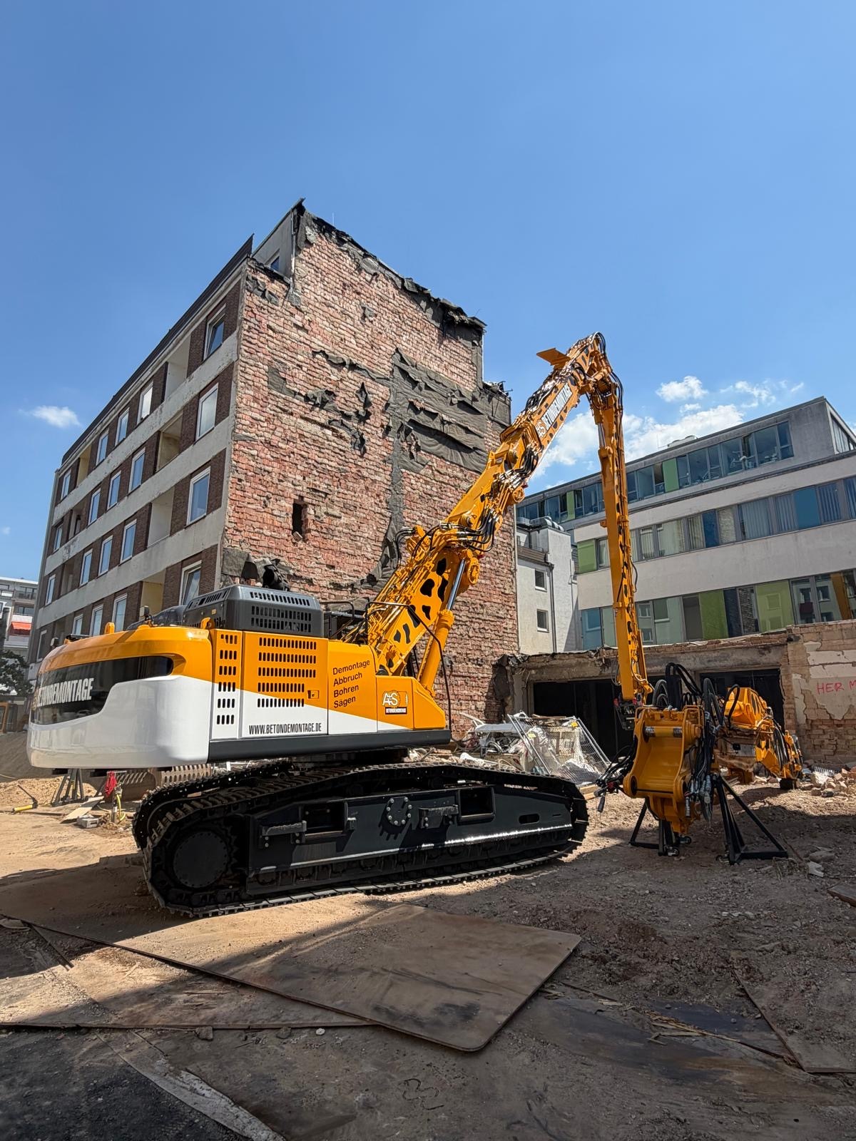 Bagger in Giraffen-Optik
